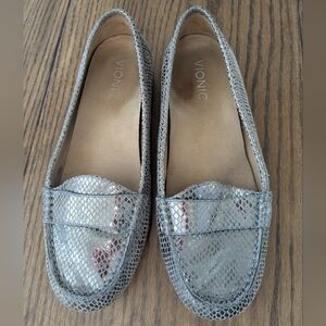 Vionic Women's Metallic Snakeskin Pattern Loafers